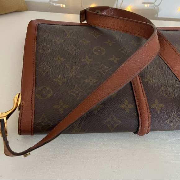 Louis Vuitton Monogram Sac Vendome Shoulder Bag - Picture 4 of 15